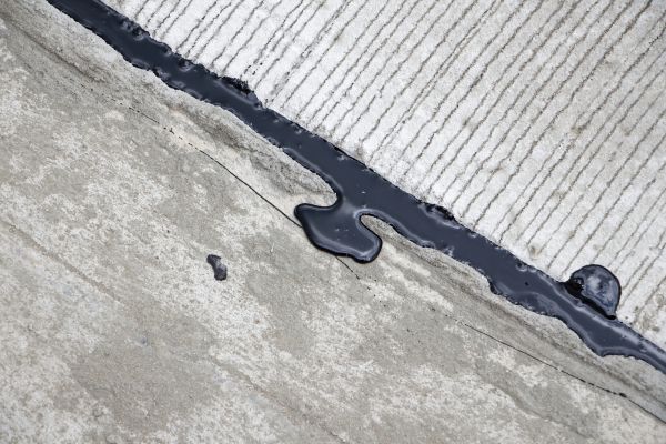 Pavement Crack Sealing in Vacaville